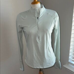 Under Armour Women's Light Gray Long Sleeve Top